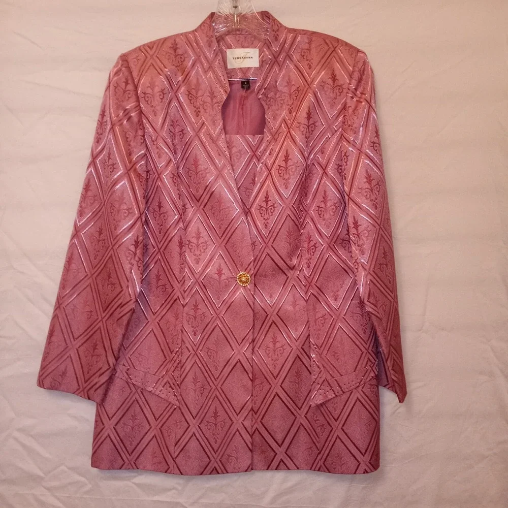 Terramina Size 8 Skirt Suit Pink Geometric Vintage Embroidered Jeweled